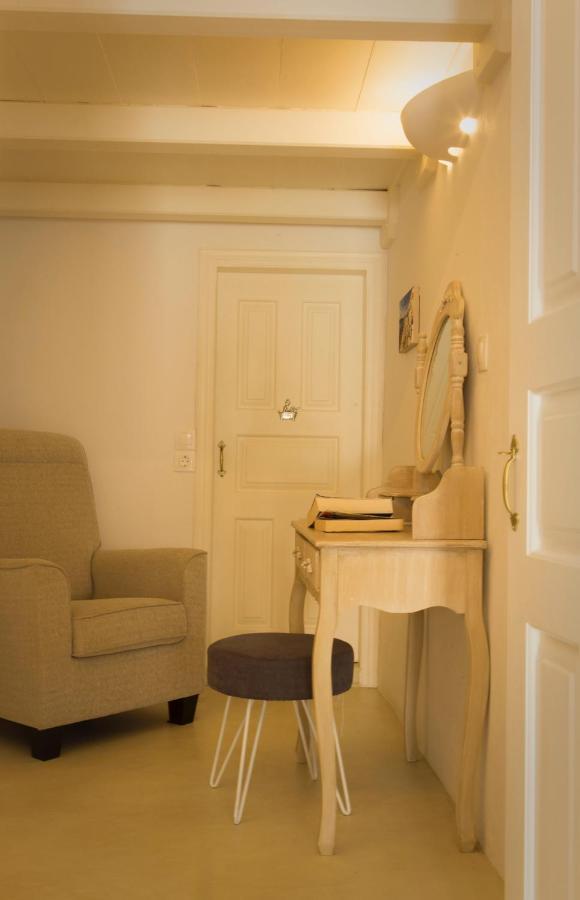 Linos Suites Emporio  Ngoại thất bức ảnh